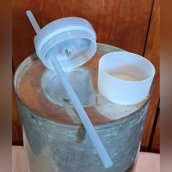 STANLEY insulated tumbler Size 40 oz. (10 1/2" tall) - Picture 10 of 14